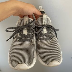 Adidas Cloudfoam running sneakers